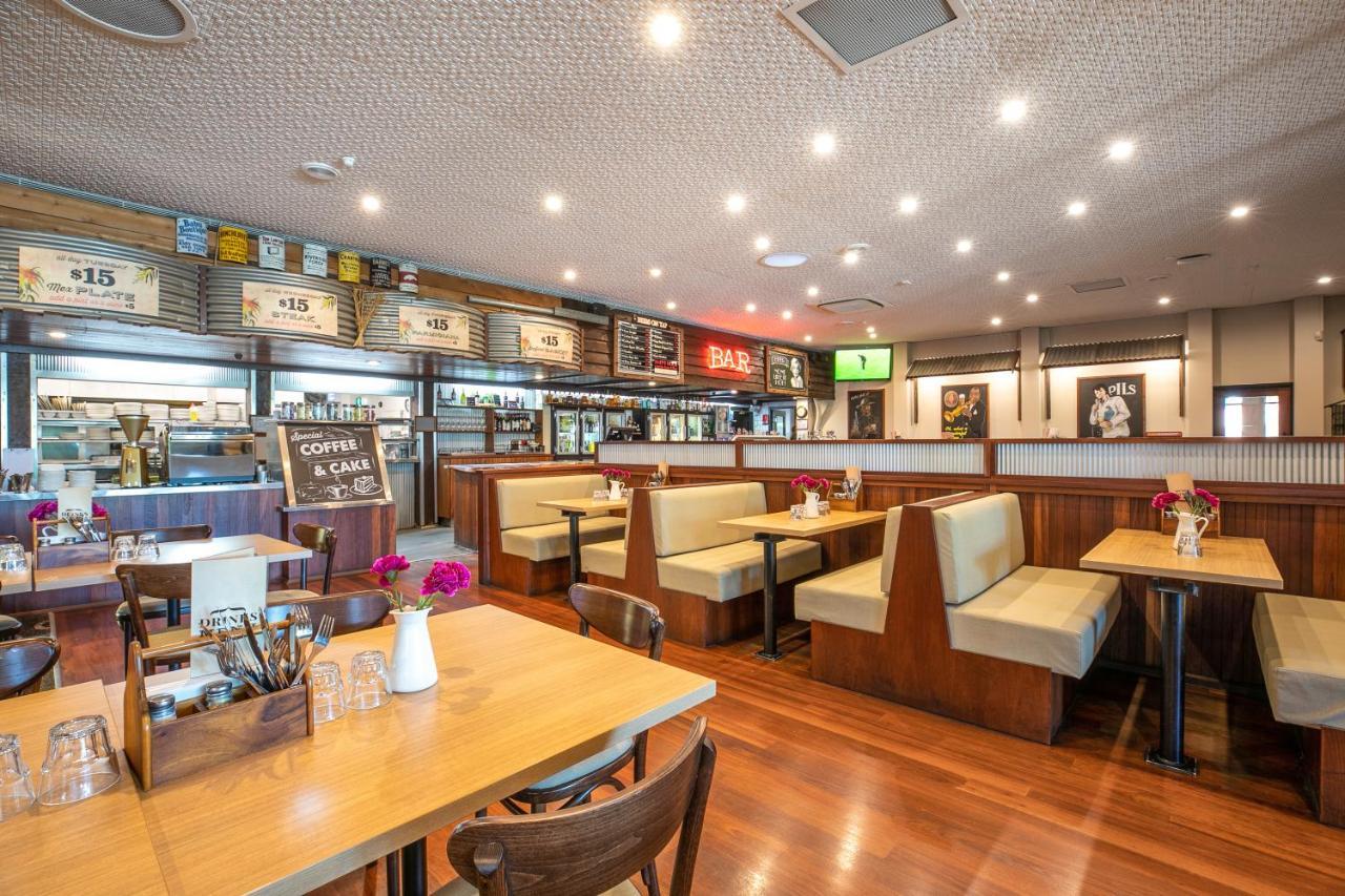 Nightcap At Wanneroo Tavern Extérieur photo
